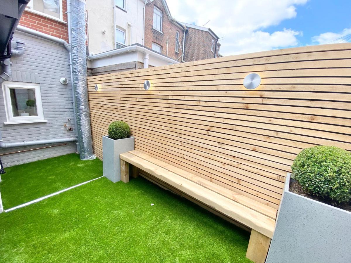 Cloud9 Guest House - By Coastline Retreats - 2 Bedroom Self Contained Garden Flat - Luxury Bath, Netflix, Superfast Wifi, Parking Included Bournemouth Eksteriør billede